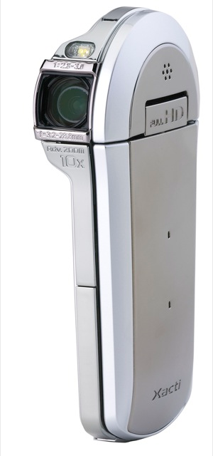 Illustration for article titled Sanyo's New Xacti Cams Ditch the AVCHD, Keep Getting Slimmer and Slimmer